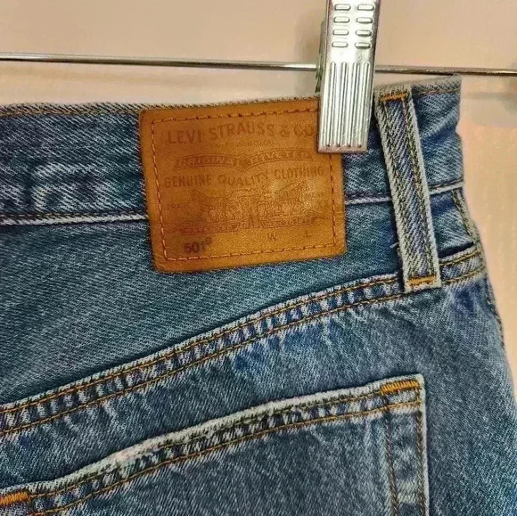 Levi's 501, button fly, cut off shorts #4 - Picture 4 of 7